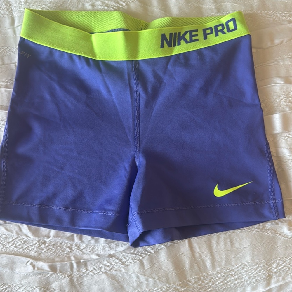 Women’s Nike athletic compression shorts